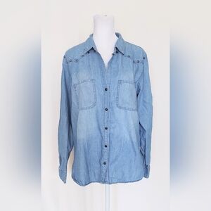 Rock & Republic Womens Med V Neck Chambray Button Up Roll Tab Sleeve Shirt Studs